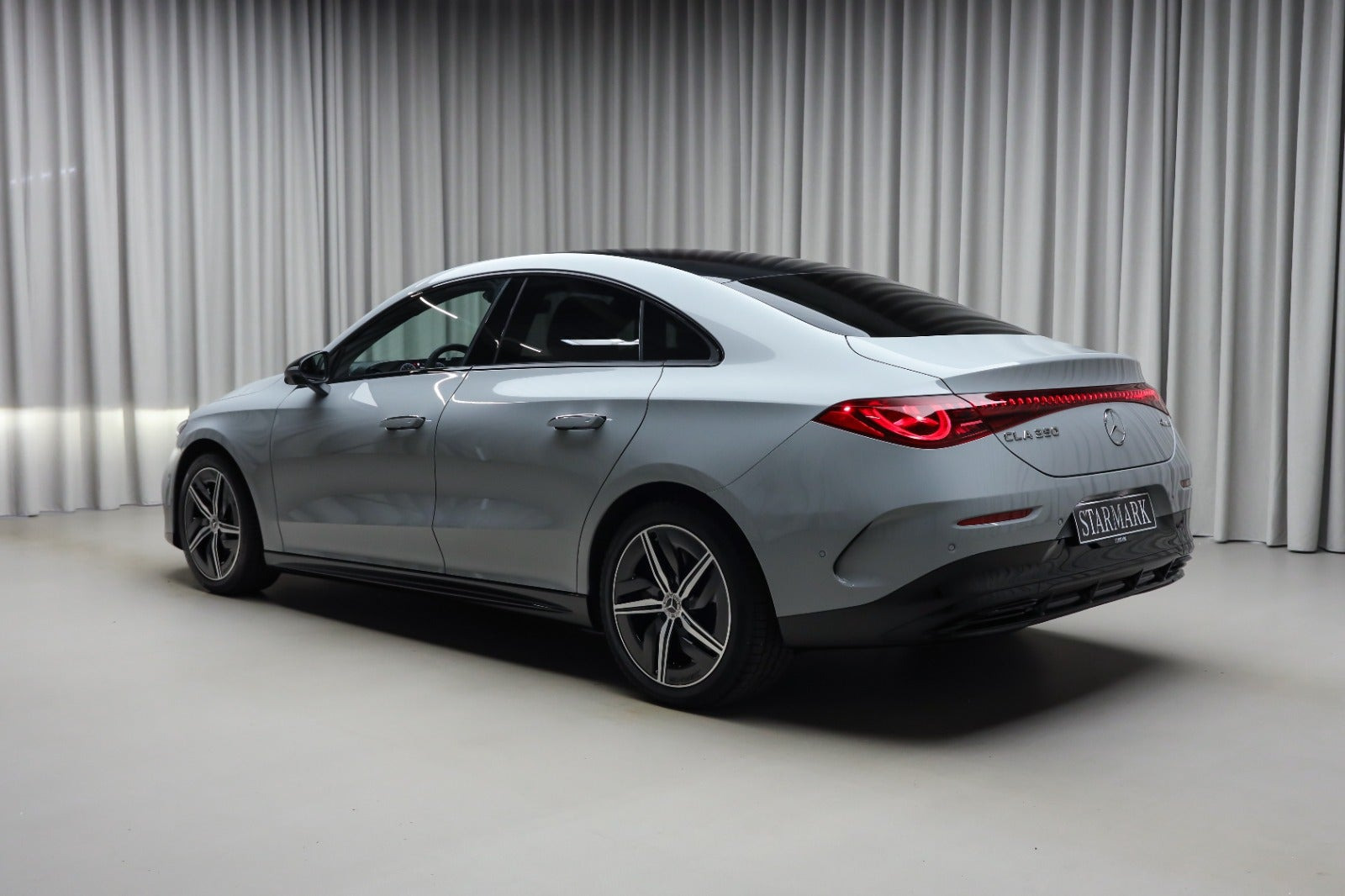 Grå Mercedes CLA350 fra 2025