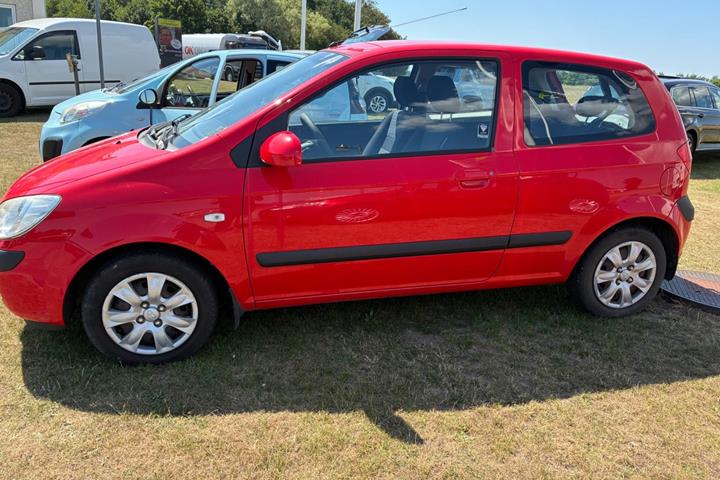 Rød Hyundai Getz fra 2008