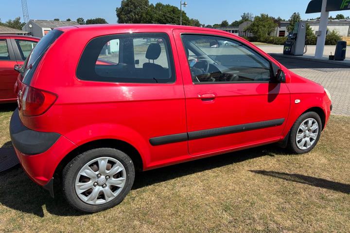 Rød Hyundai Getz fra 2008