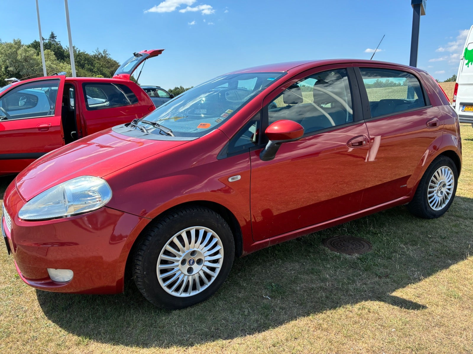 Rød Fiat Punto fra 2006