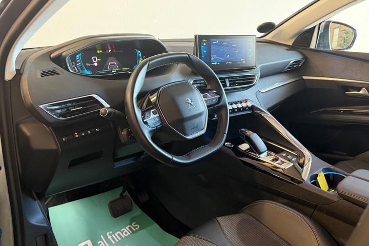 Sølv Peugeot 3008 fra 2021