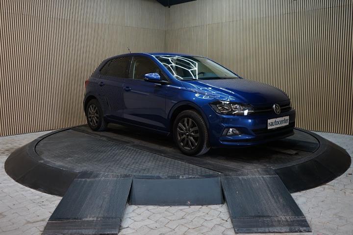 Blå VW Polo fra 2018