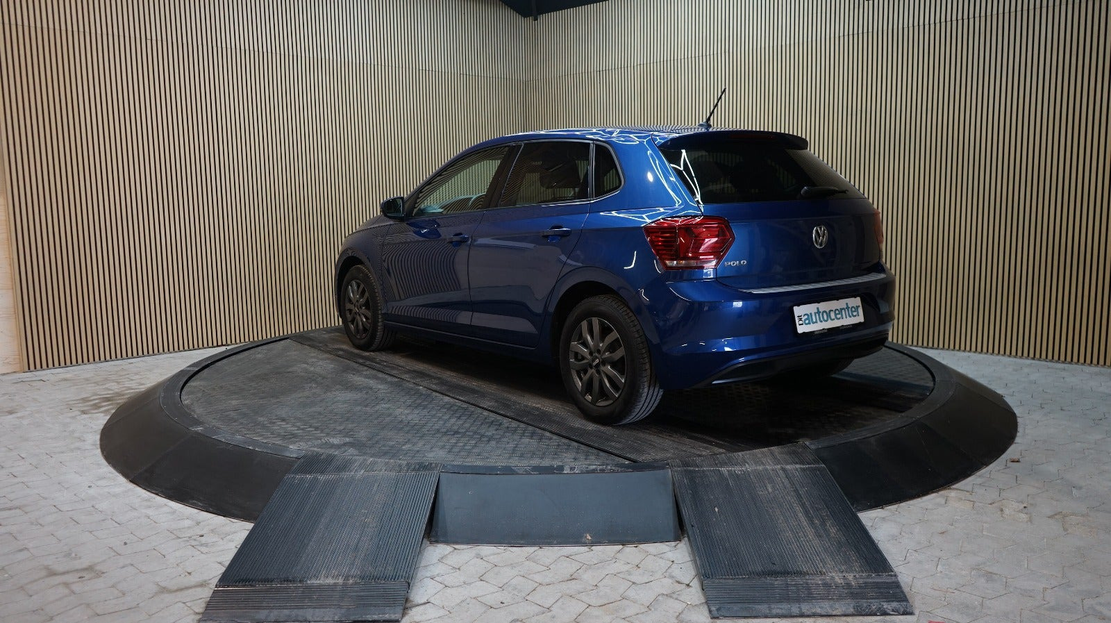 Blå VW Polo fra 2018