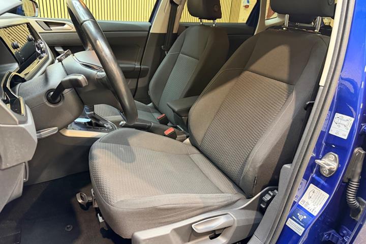 Blå VW Polo fra 2018