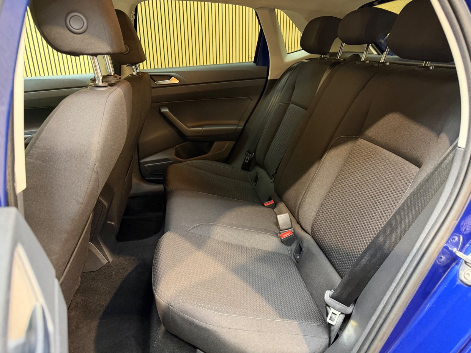 Blå VW Polo fra 2018