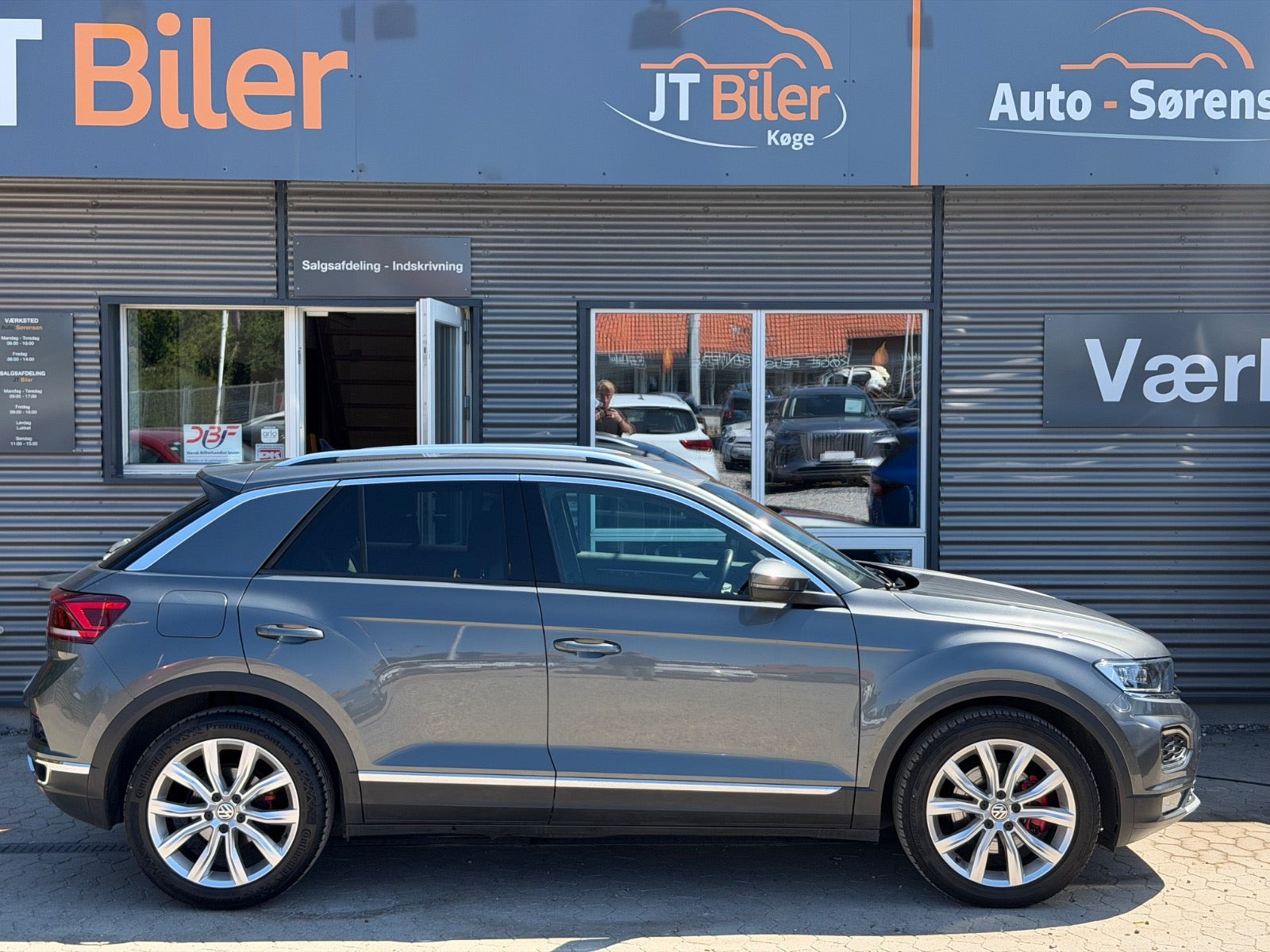 Grå VW T-Roc fra 2018