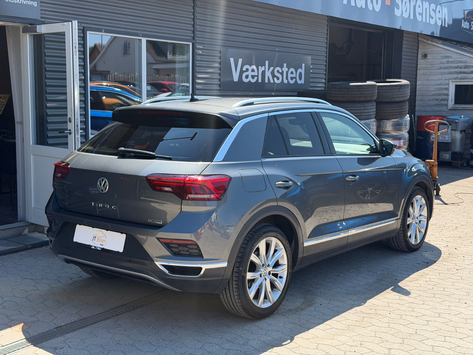 Grå VW T-Roc fra 2018