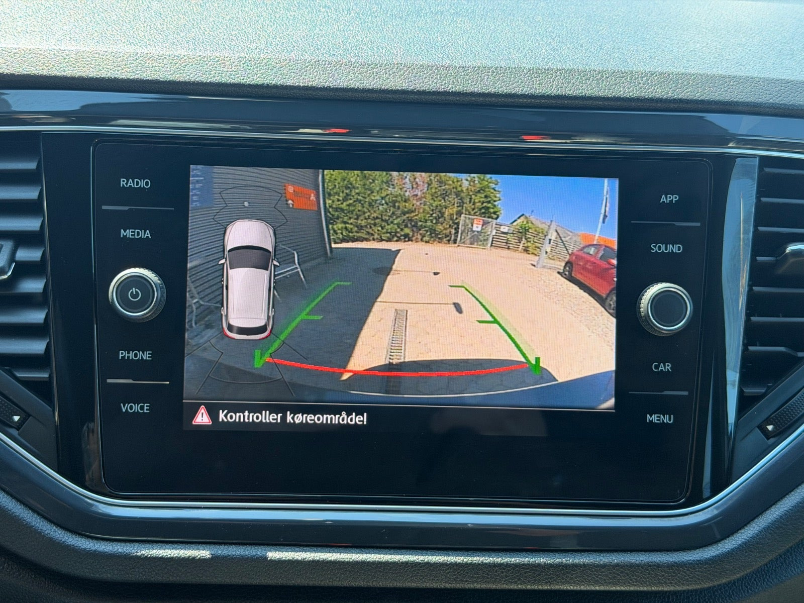 Grå VW T-Roc fra 2018