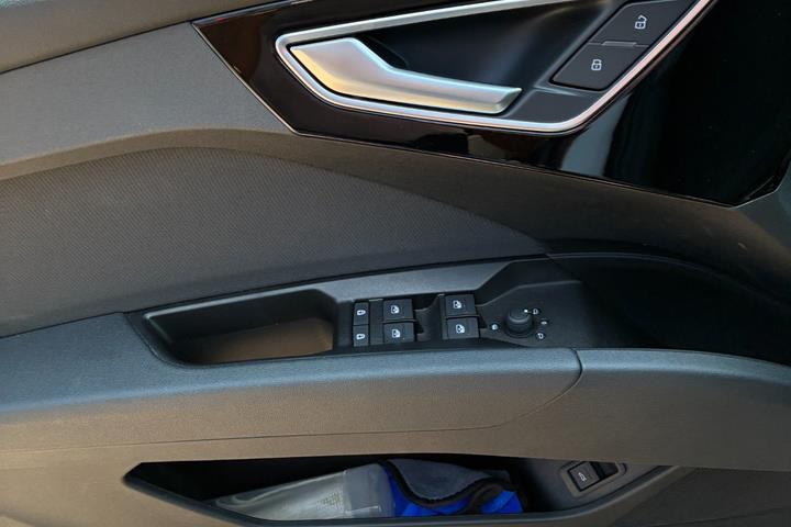 undefined Audi Q4 e-tron fra 2024