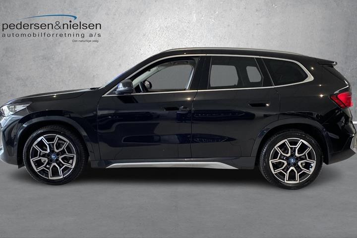 Sort BMW iX1 fra 2025