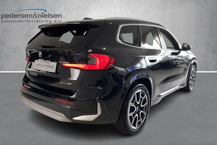 Sort BMW iX1 fra 2025