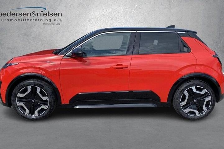 Rød Nissan Micra fra 2025