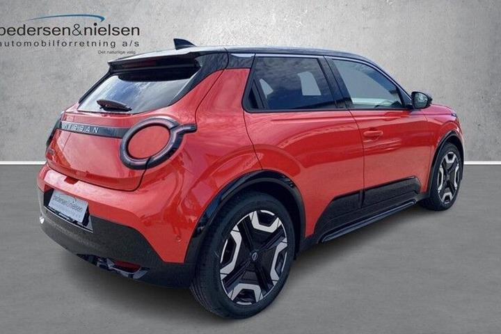Rød Nissan Micra fra 2025