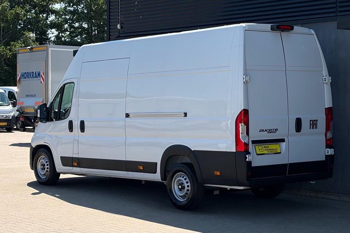 Hvid Fiat Ducato fra 2026