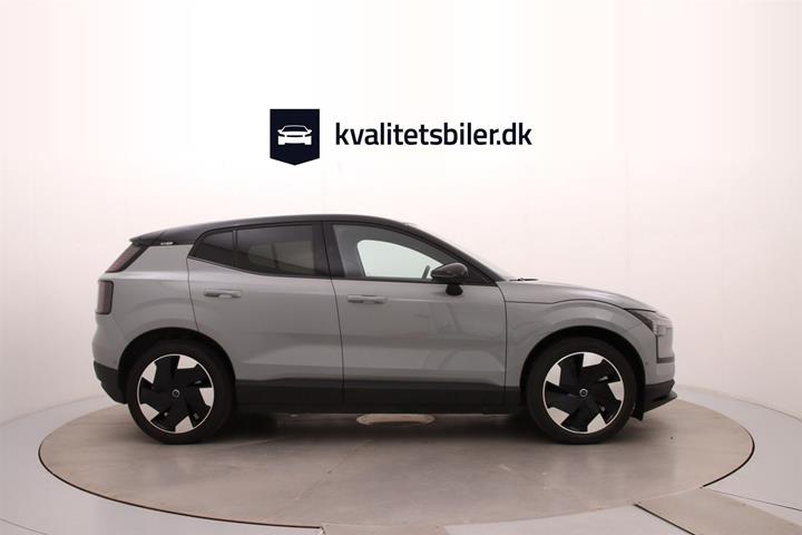 Grå Volvo EX30 fra 2024