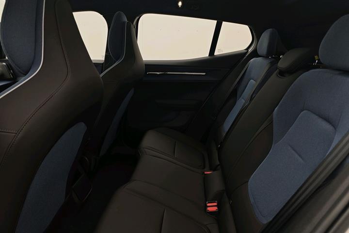 Hvid Volvo EX30 fra 2024