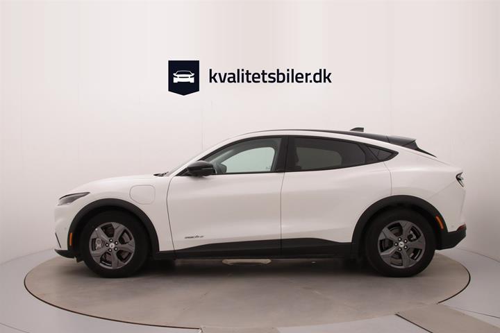 Hvid Ford Mustang Mach-E fra 2024
