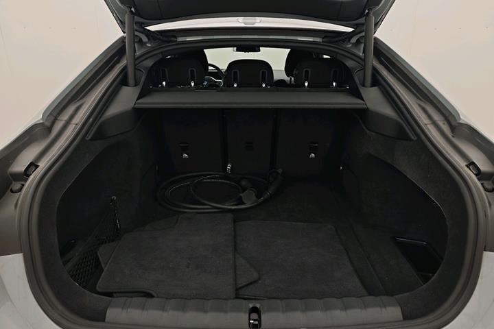 Grå BMW i4 fra 2025
