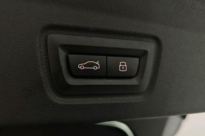 Grå BMW i4 fra 2025
