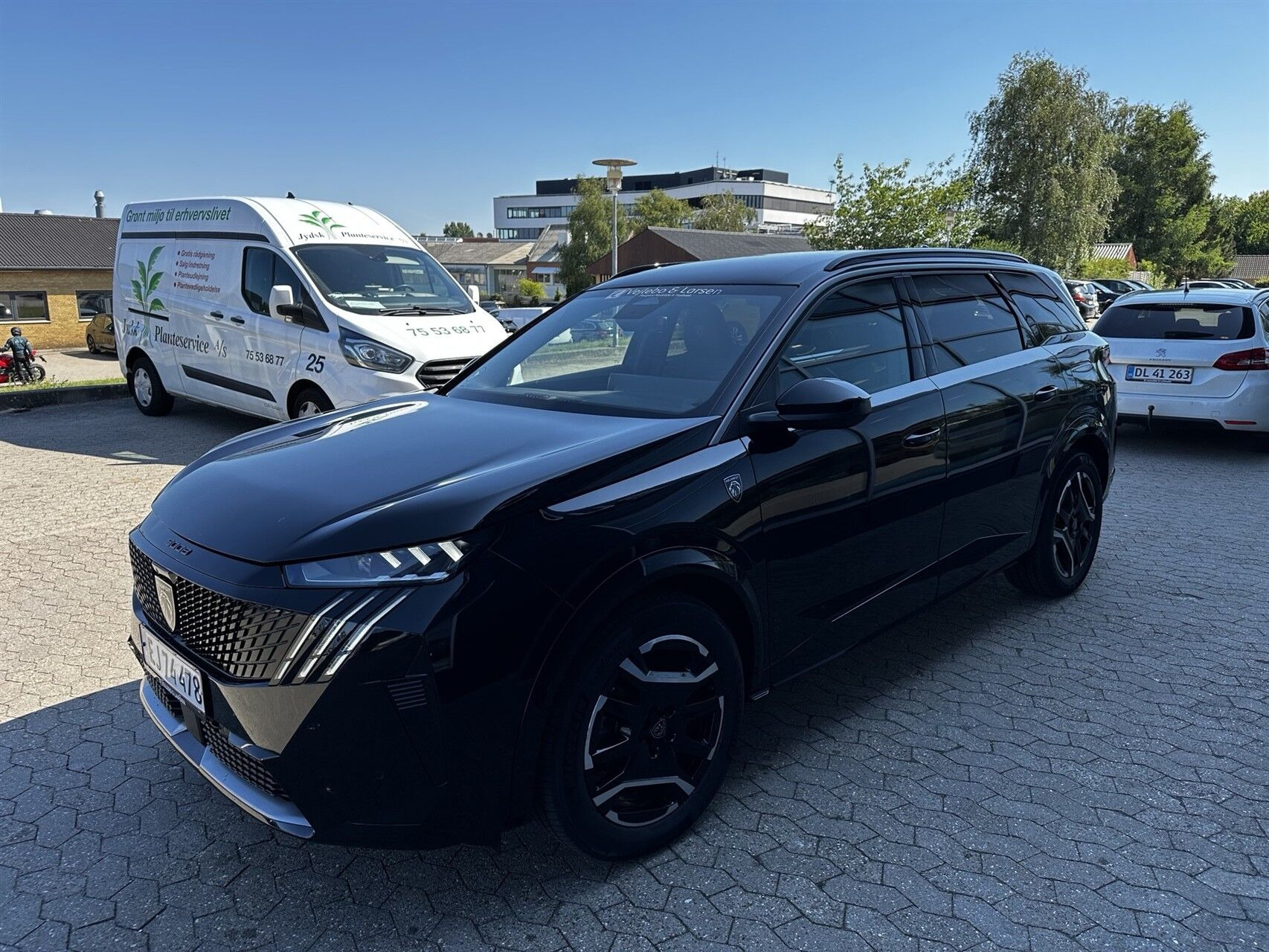 Sort Peugeot Peugeot fra 2025 set udefra