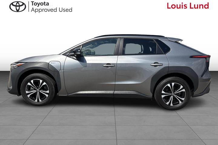 Grå Toyota BZ4X fra 2024