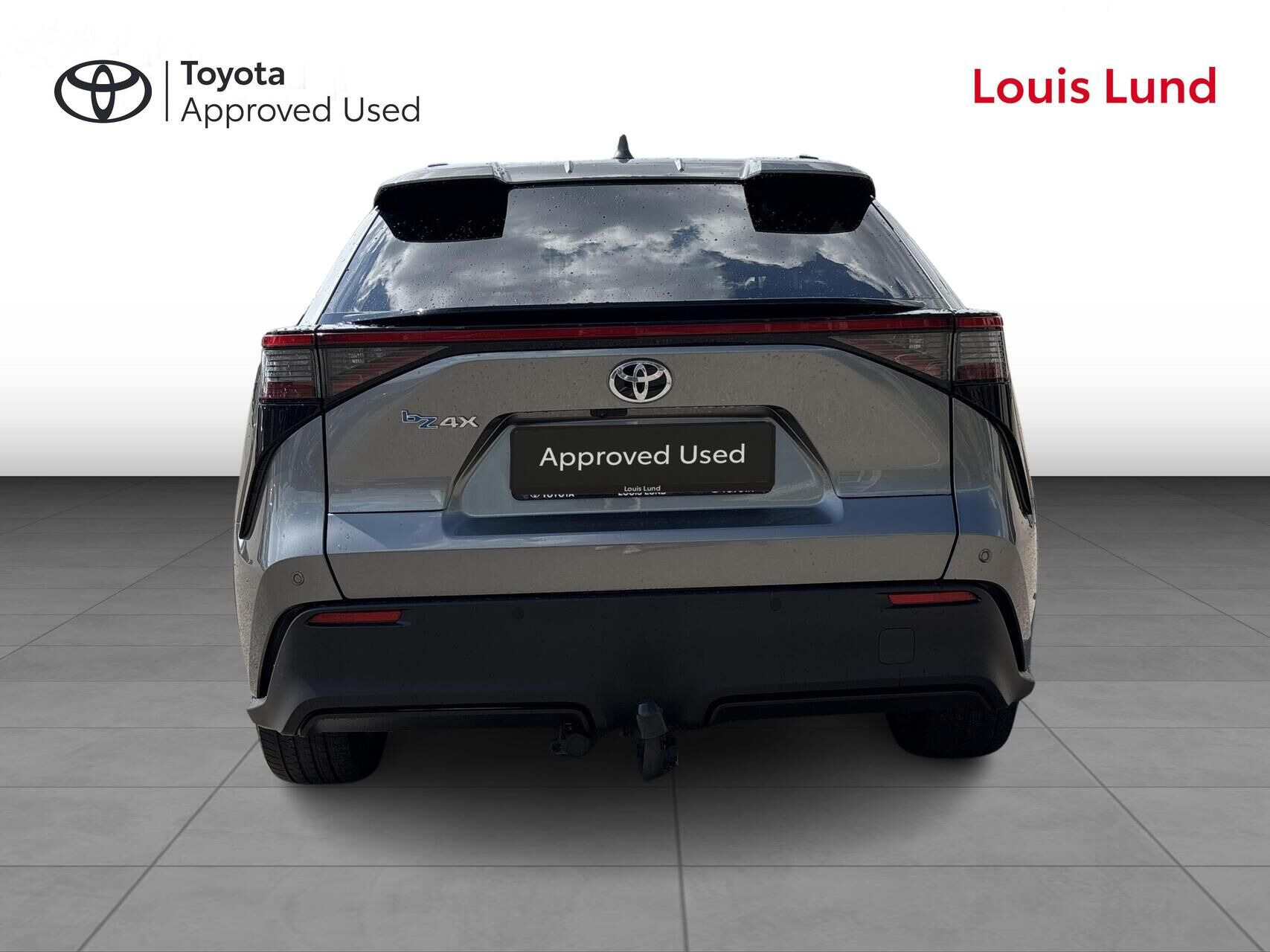 Grå Toyota BZ4X fra 2024