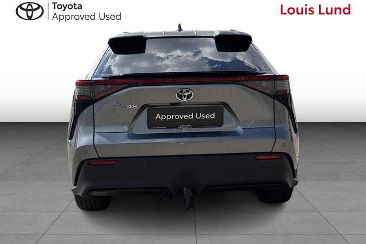 Grå Toyota BZ4X fra 2024