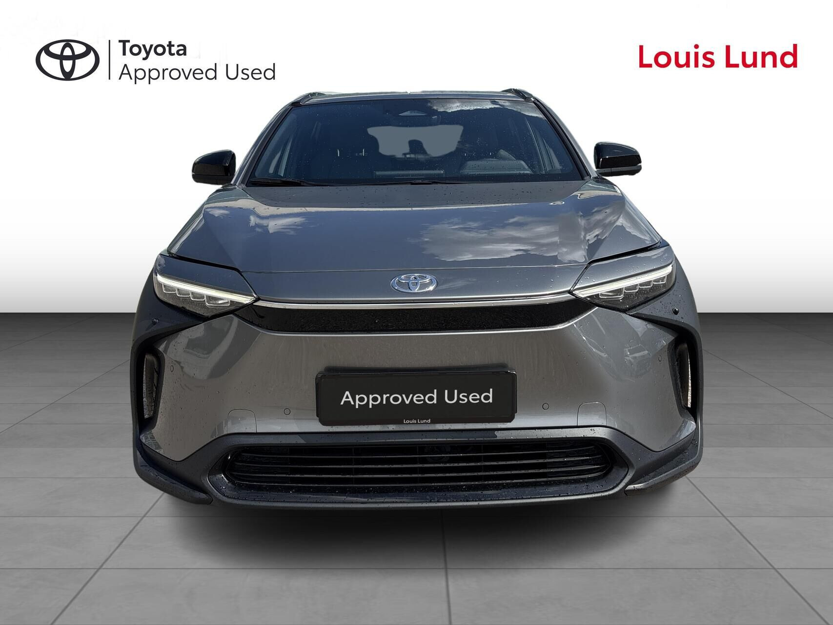 Grå Toyota BZ4X fra 2024