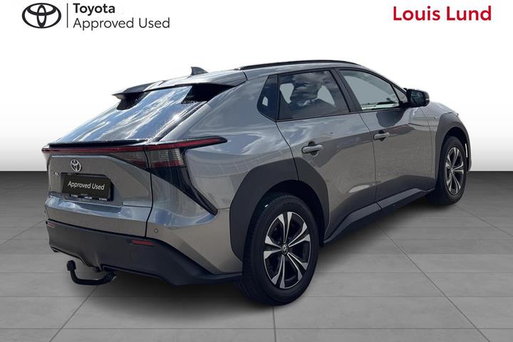 Grå Toyota BZ4X fra 2024