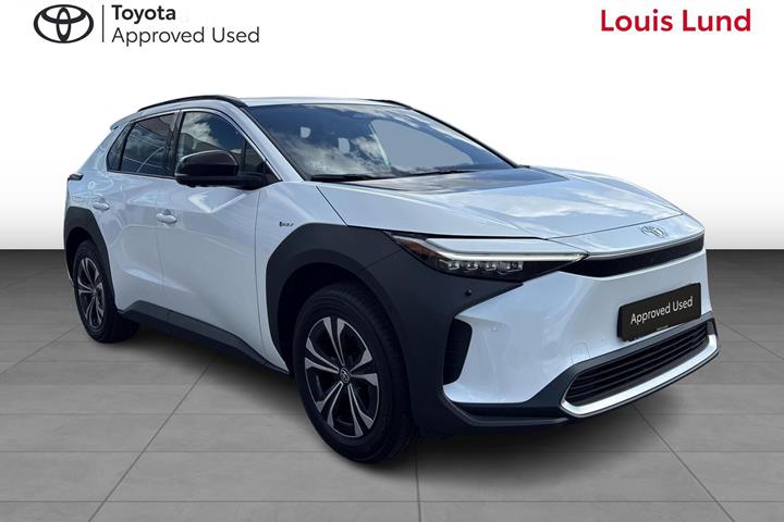 Hvid Toyota BZ4X fra 2025