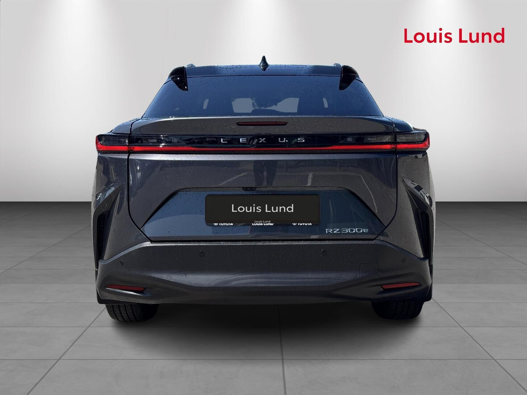 Grå Lexus RZ fra 2026