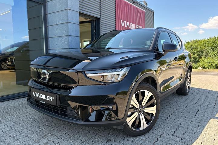 Sort Volvo XC40 fra 2023 set udefra