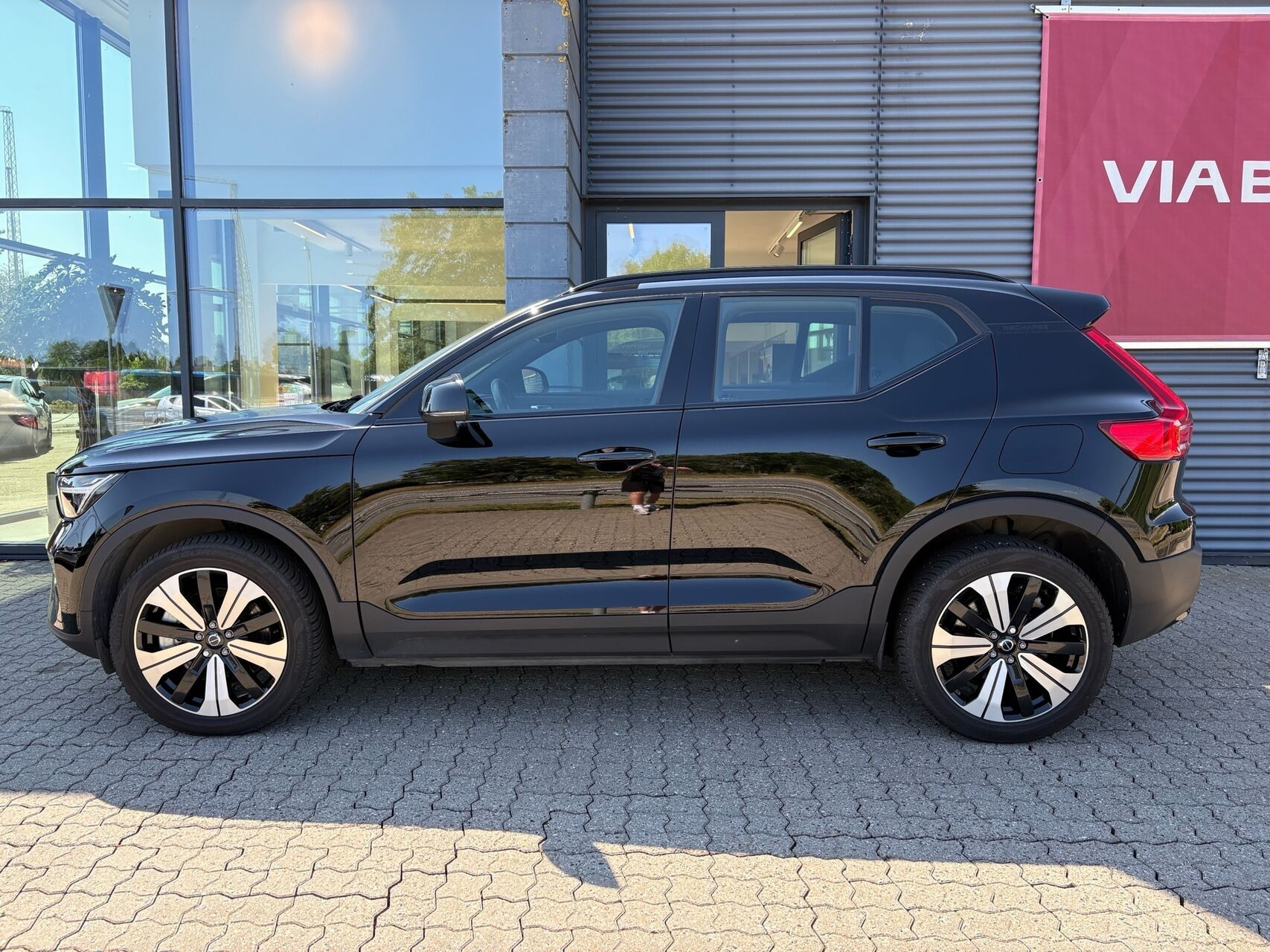 Sort Volvo XC40 fra 2023