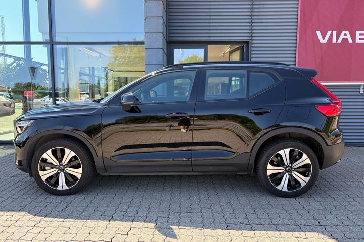 Sort Volvo XC40 fra 2023