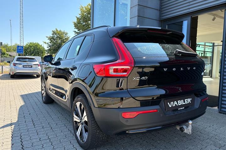 Sort Volvo XC40 fra 2023