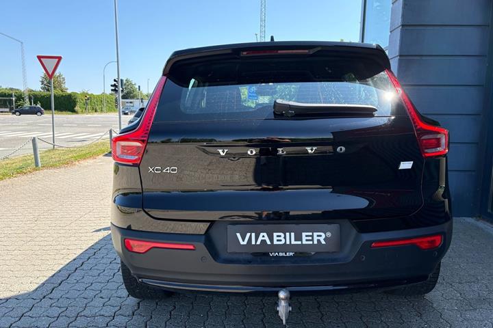 Sort Volvo XC40 fra 2023