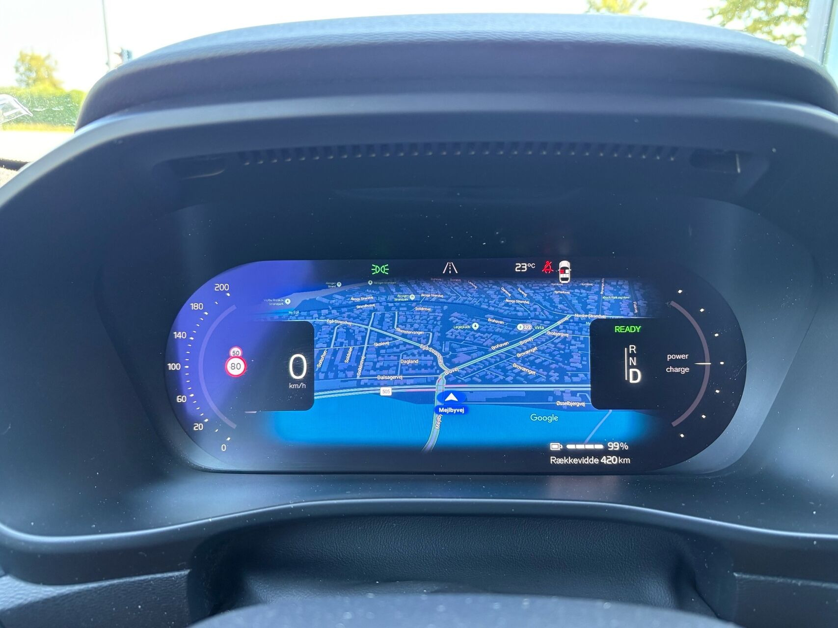Sort Volvo XC40 fra 2023