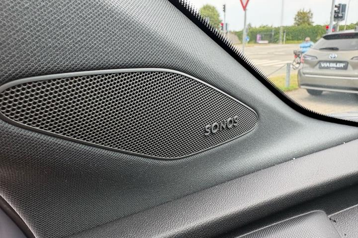 Grå Audi Q4 fra 2023