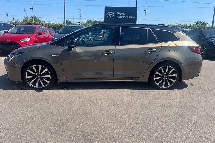 Bronze Toyota Corolla fra 2021