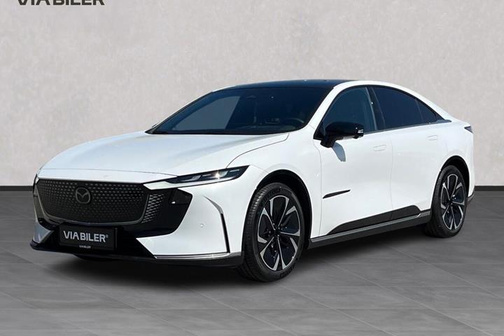 Hvid Mazda 6e fra 2026 set udefra