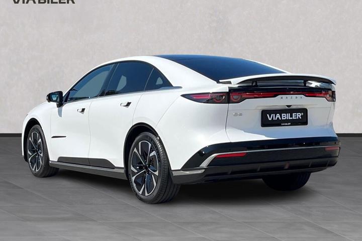 Hvid Mazda 6e fra 2026