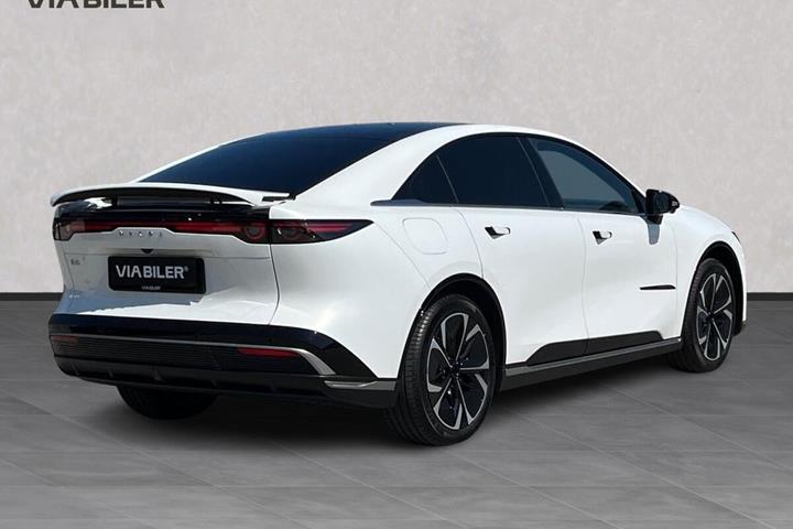 Hvid Mazda 6e fra 2026