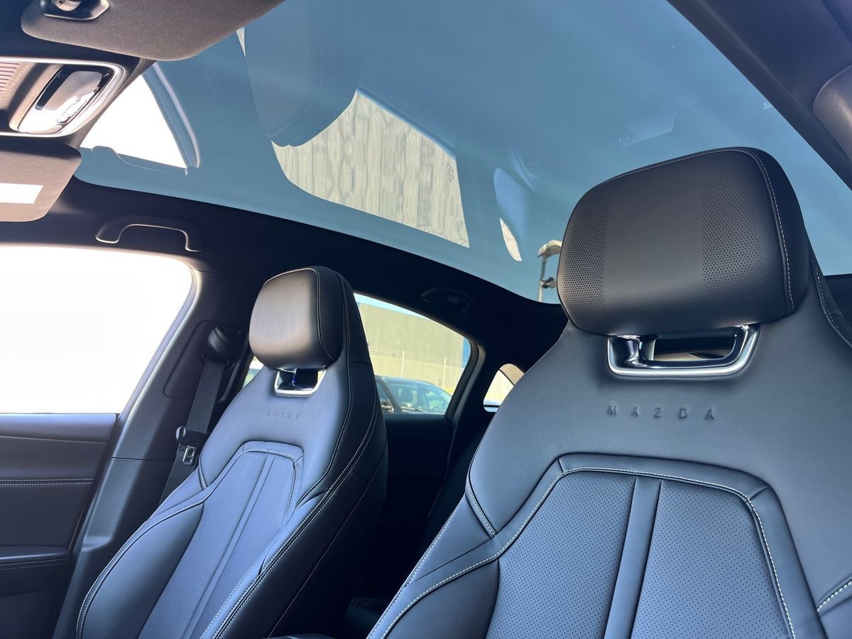 Hvid Mazda 6e fra 2026