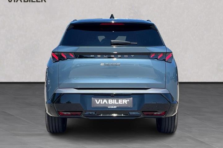 Blå Peugeot e-5008 fra 2025