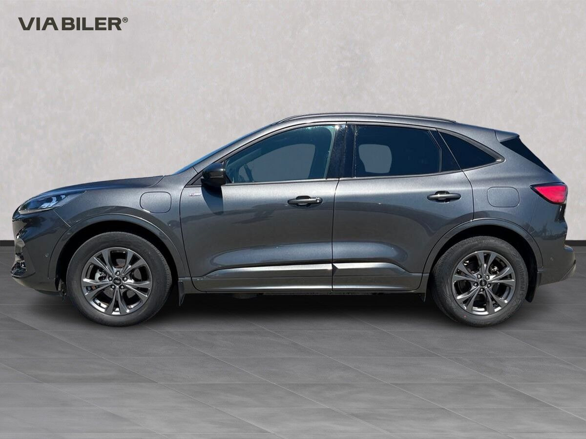 Sort Ford Kuga fra 2022