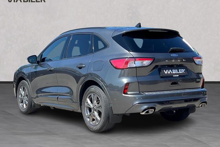 Sort Ford Kuga fra 2022