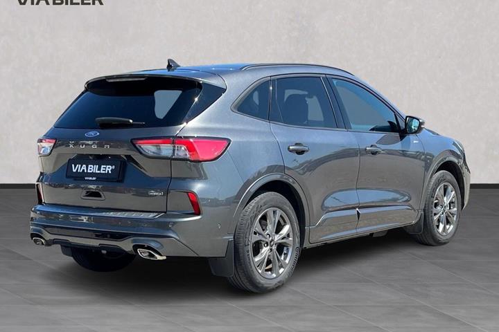 Sort Ford Kuga fra 2022