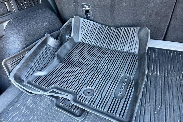 Sort Ford Kuga fra 2022