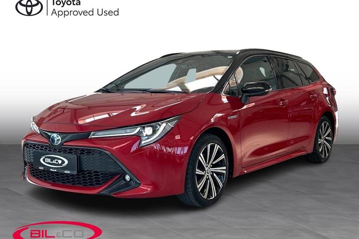 Rød Toyota Corolla fra 2021 set udefra