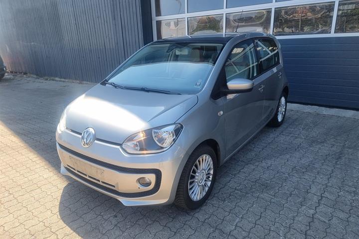 Sølv VW up fra 2013 set udefra